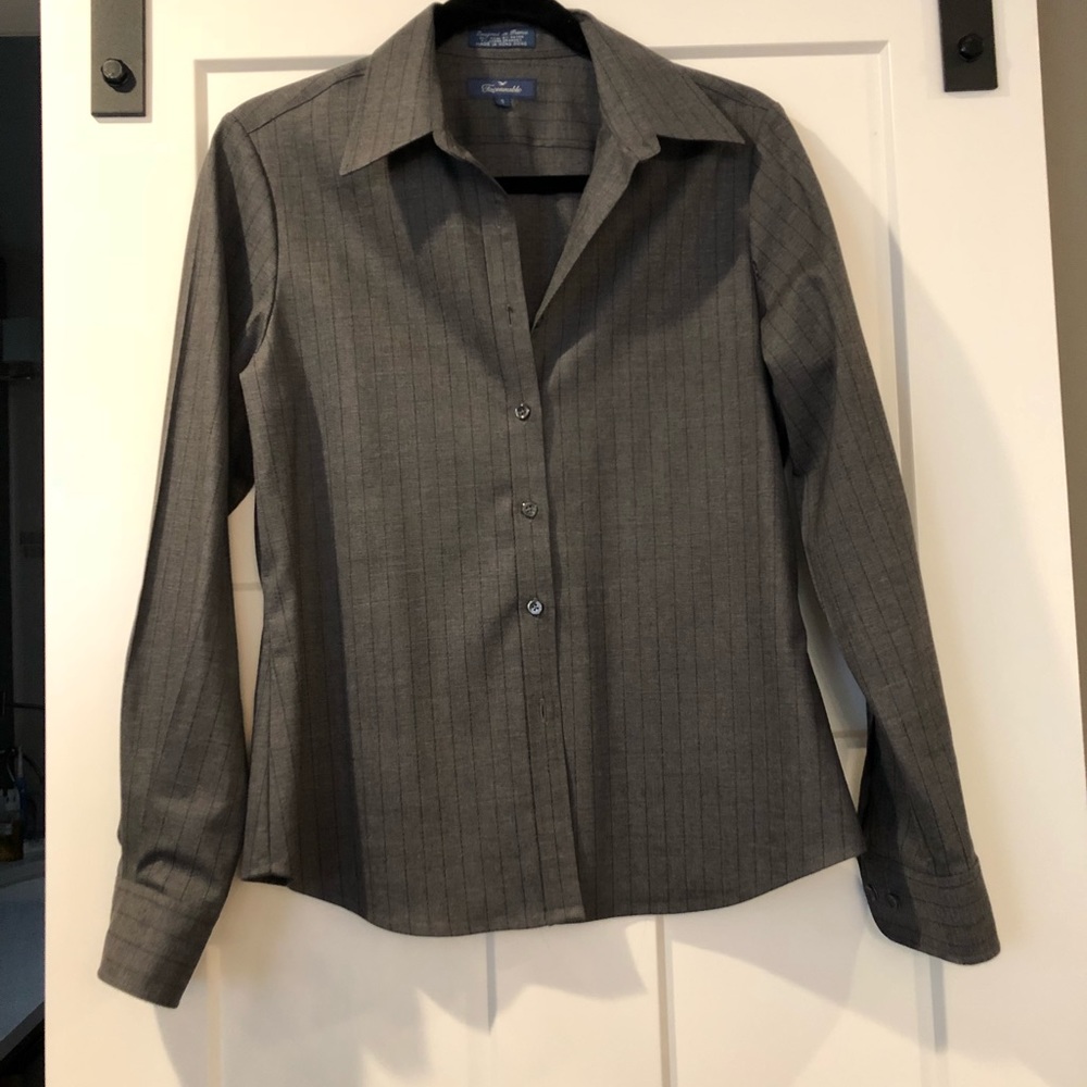 Women’s small gray blouse